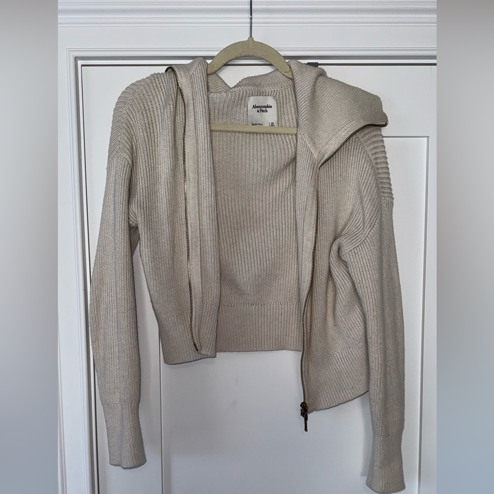 Abercrombie - Zip-Up Ribbed Knit Collar Sweater - Picture 2 of 2